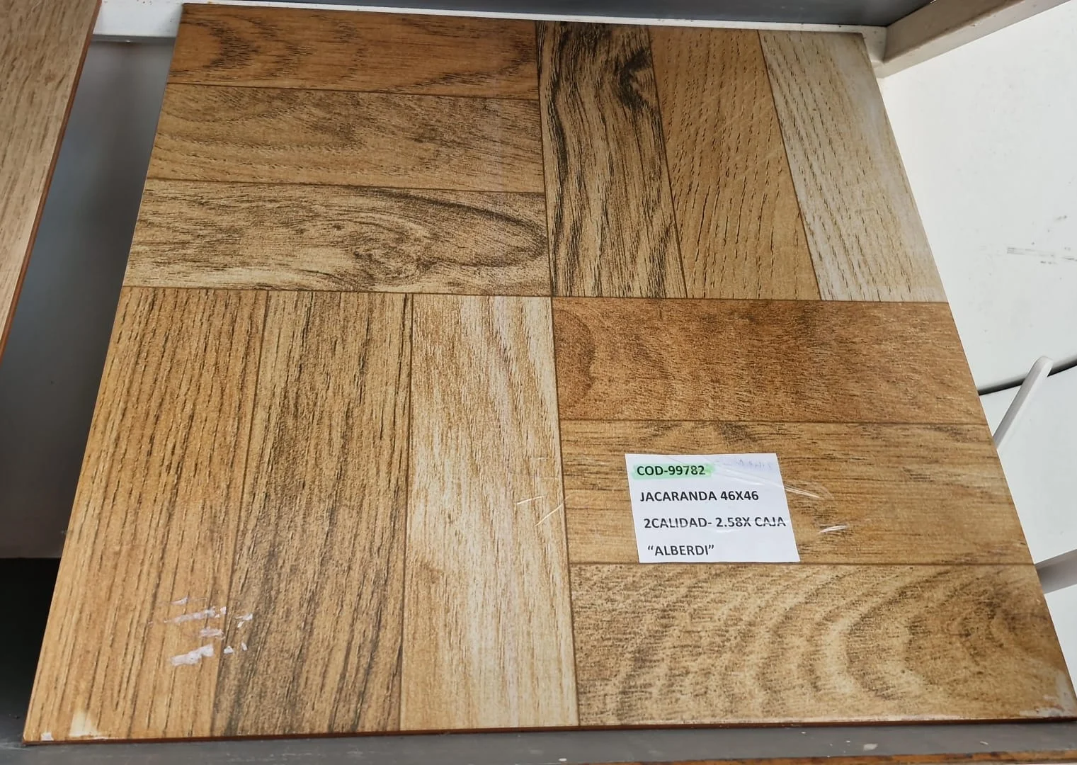 JACARANDA  46 X 46  2º CAL  2.58M2  -  " ALBERDI " COD 99782